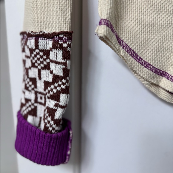 Free People Top, XS, Tan and Burgundy Stitching, Long Sleeves, Raglan NWOT - Picture 11 of 15